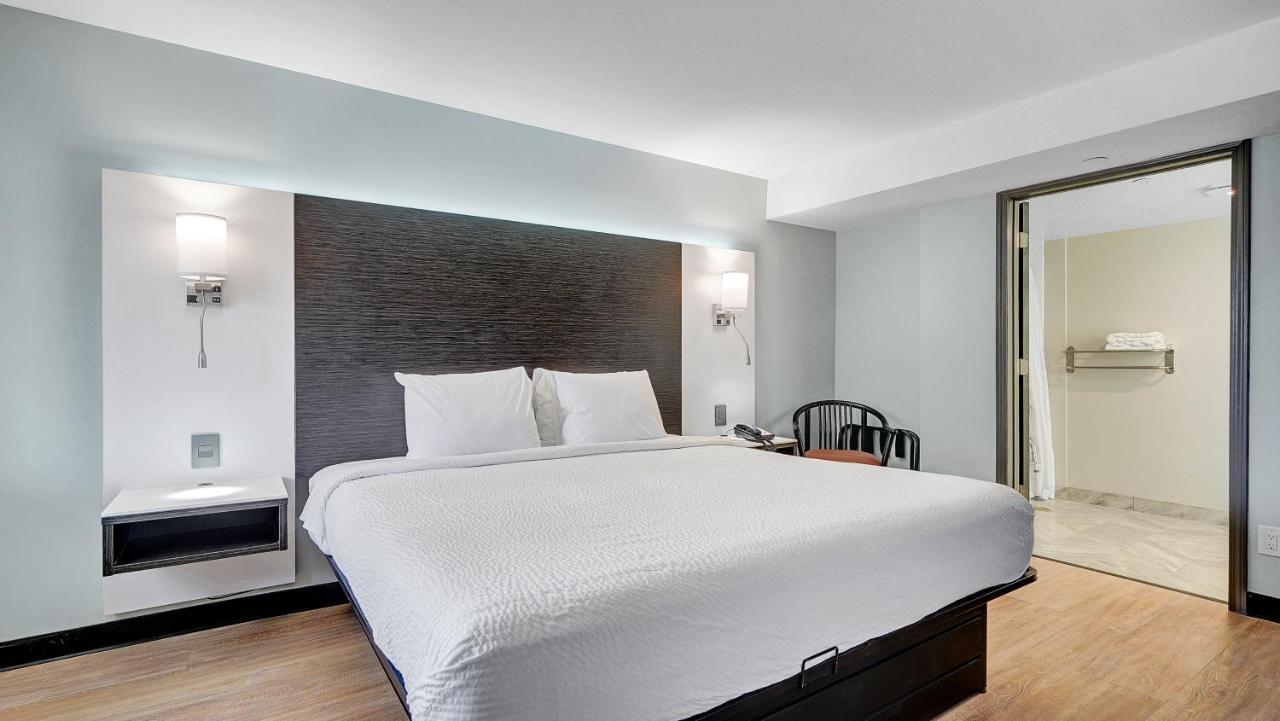Days Inn & Suites By Wyndham Niagara Falls/Buffalo Экстерьер фото