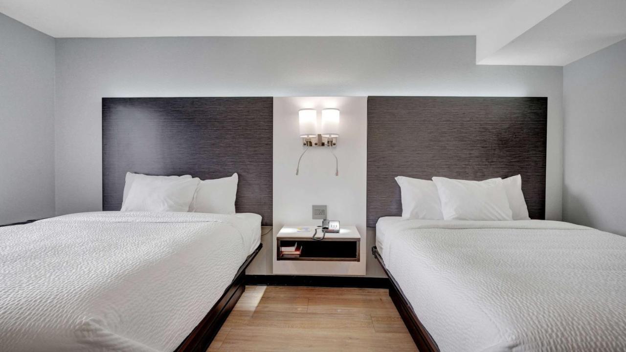 Days Inn & Suites By Wyndham Niagara Falls/Buffalo Экстерьер фото